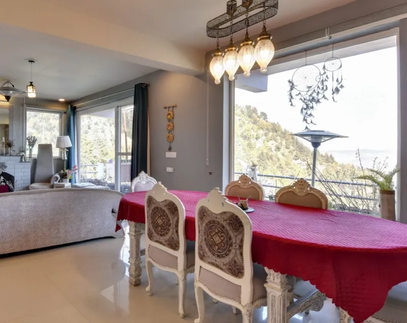 Luxe 4BHK Himalayan Range View - Madalsa Home